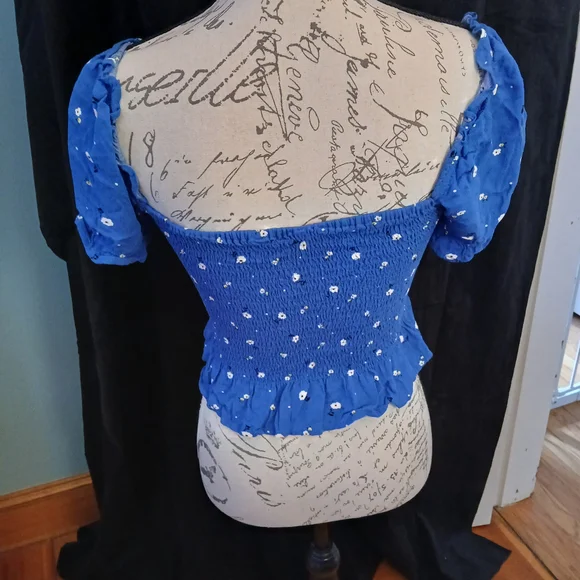 Elodie (Anthropology) Royal Blue Floral Smocked Puff-Sleeve Crop Top - Picture 2 of 4